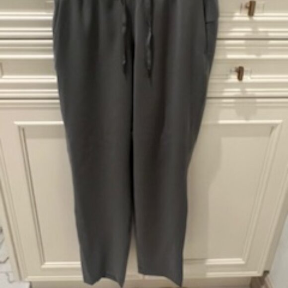 Lululemon On The Fly Pant Size 4 - Picture 5 of 5